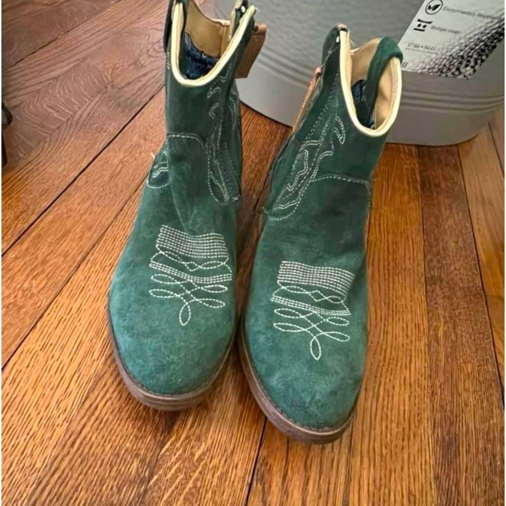 DINGO WOMEN'S DAISY MAE BOOTIES (GREEN)